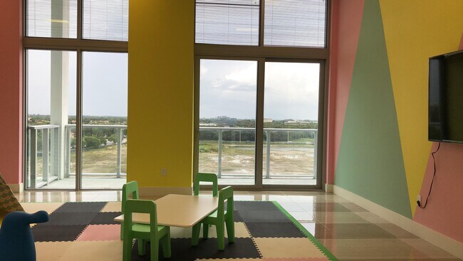 Foto del edificio - 2000 Metropica Wy