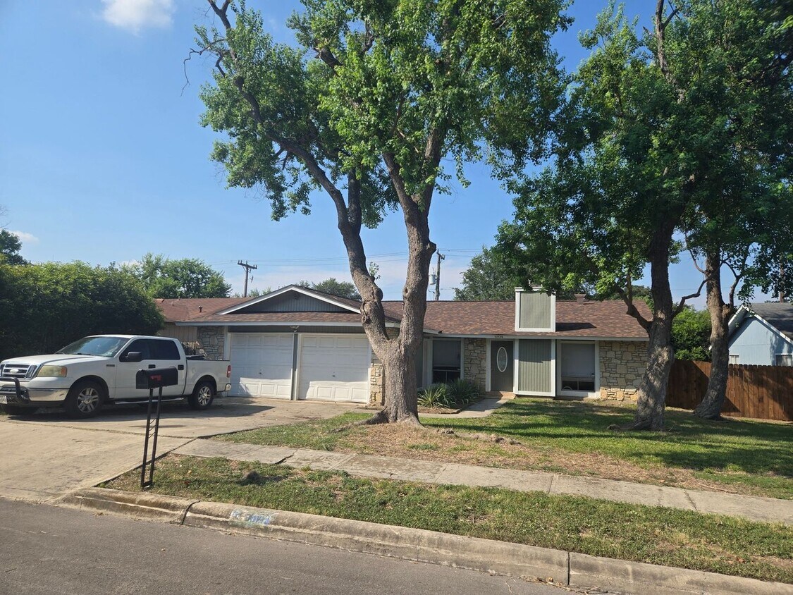 Primary Photo - 4 Bedroom Single Family Home in San Antonio