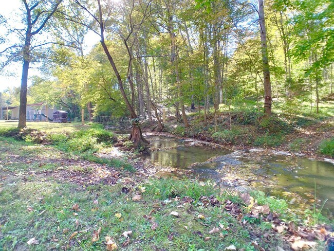 Foto del edificio - 3979 Lem Davis Rd