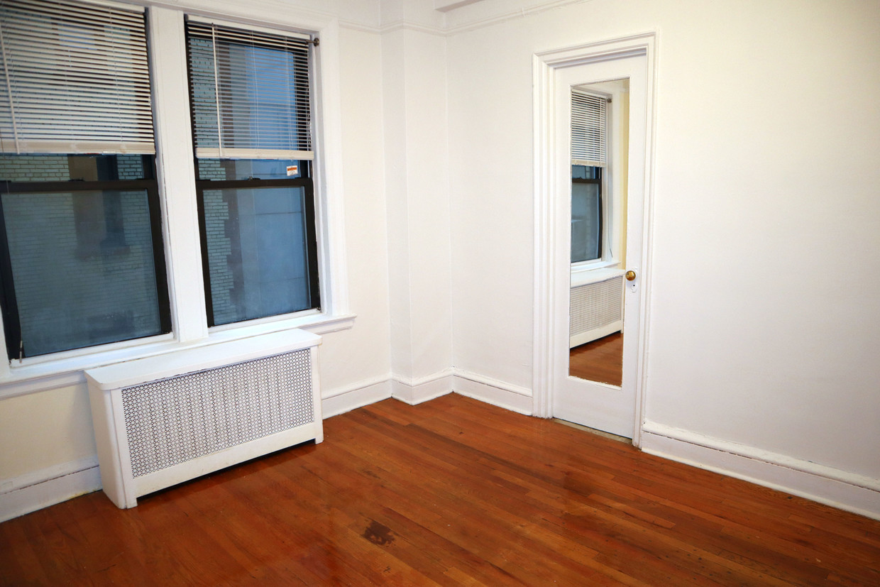Foto principal - 155 E 52nd St