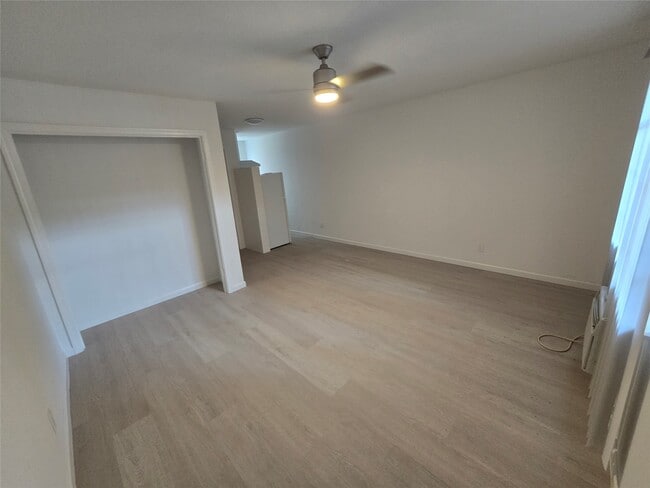 Foto del edificio - 2501 Yoakum Blvd
