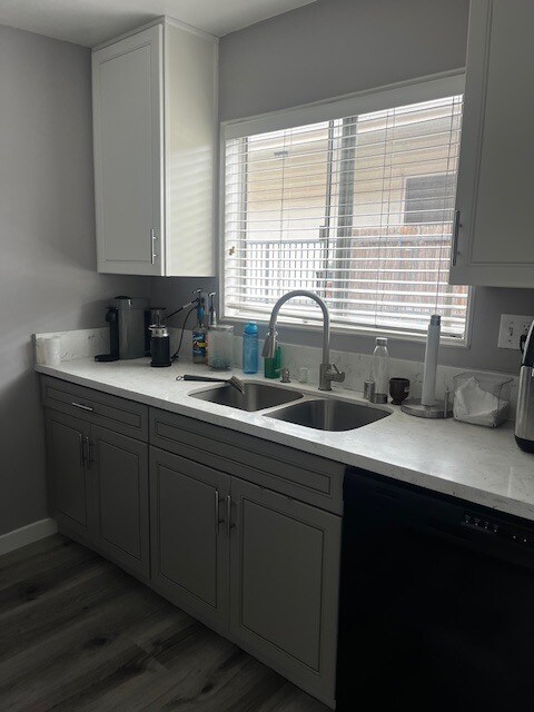 Foto del edificio - 933 N Cedar St