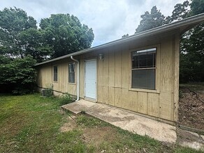Building Photo - 600 Row St