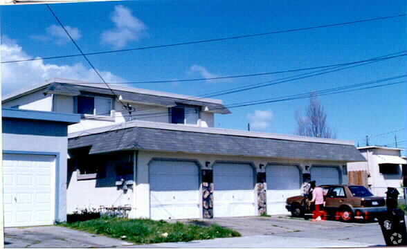 Building Photo - 2341 Maine Ave