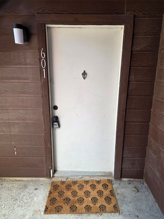 Building Photo - 12905 Woodforest Blvd