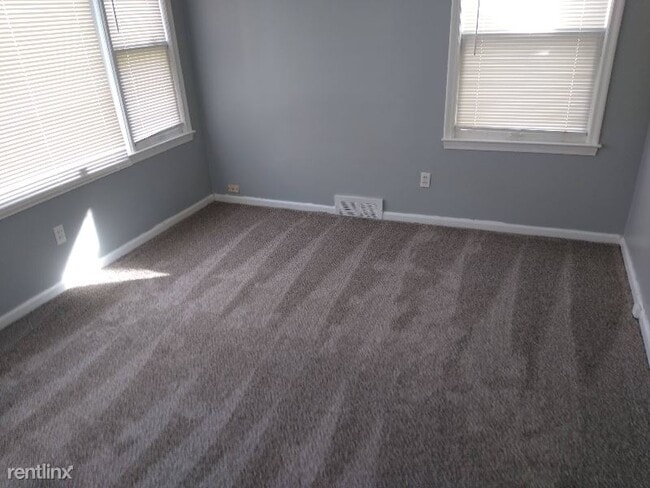 Building Photo - 4 br, 1 bath House - 17704 Ivanhoe St.