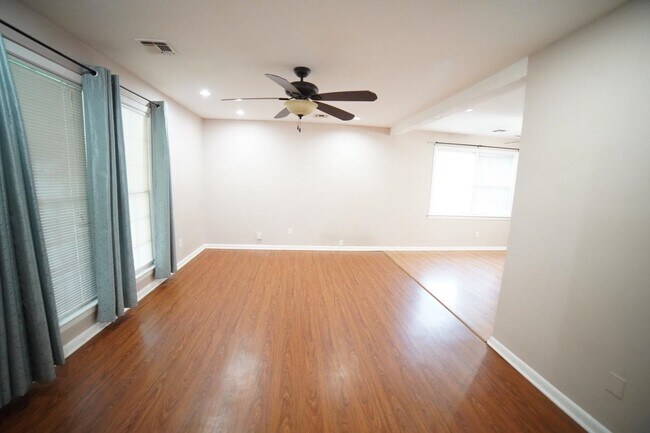 Building Photo - 1616 Salmon Dr