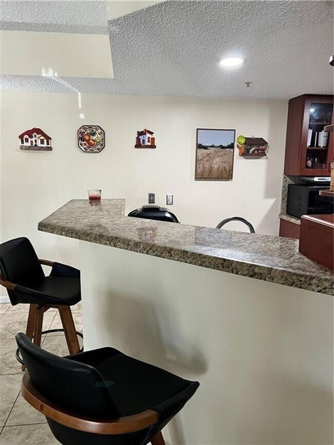 Foto del edificio - 5065 Wiles Rd