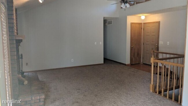 Building Photo - 3 br, 2 bath House - 1830 N Reca St