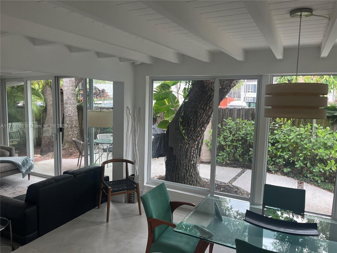 Foto principal - 701 SW 9th Ave
