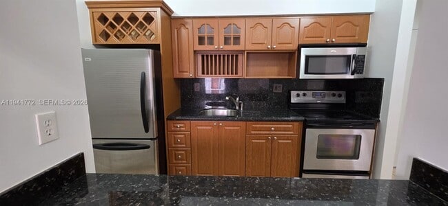 Foto del edificio - 7420 W 20th Ave