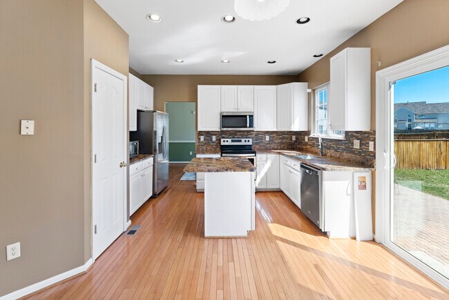 Foto del edificio - 9708 Cadwell St