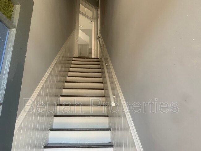 Foto del edificio - 2411 S 12th St