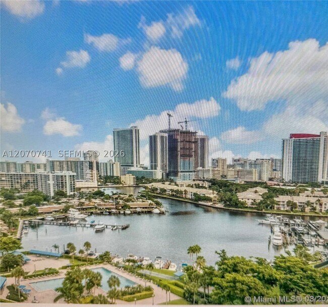 Foto del edificio - 600 Three Islands Boulevard