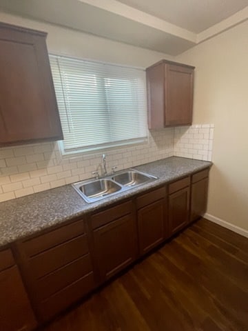 Foto del edificio - Dorset Village Apartments