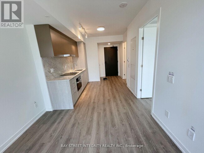 Photo du bâtiment - 771 Yonge St