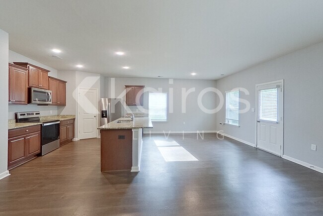 Building Photo - 1044 Pilgrim Ln