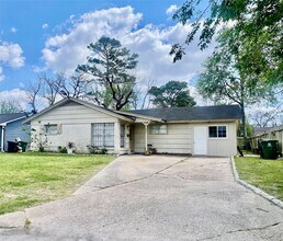 Building Photo - 547 W Obion Rd