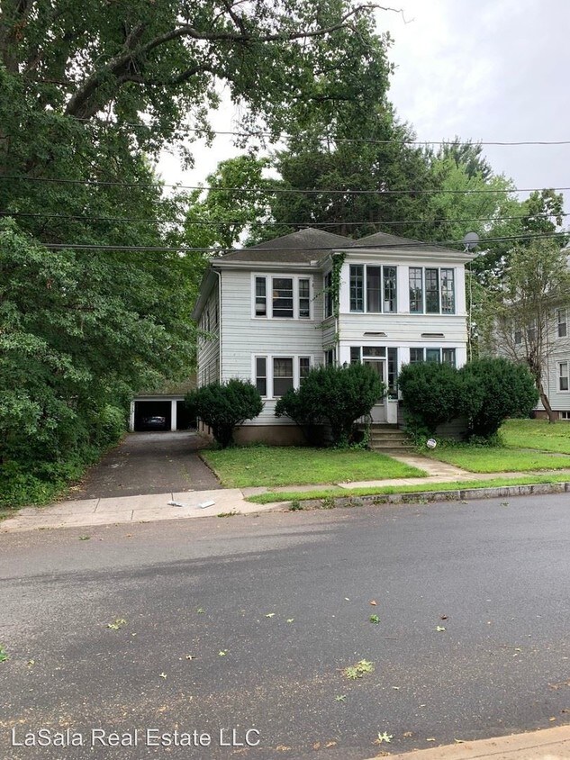 Primary Photo - 11-13 Mitchell Pl