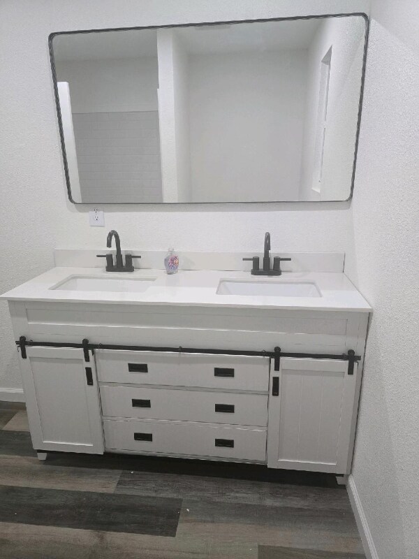 Foto principal - 739 NW Palm Dr