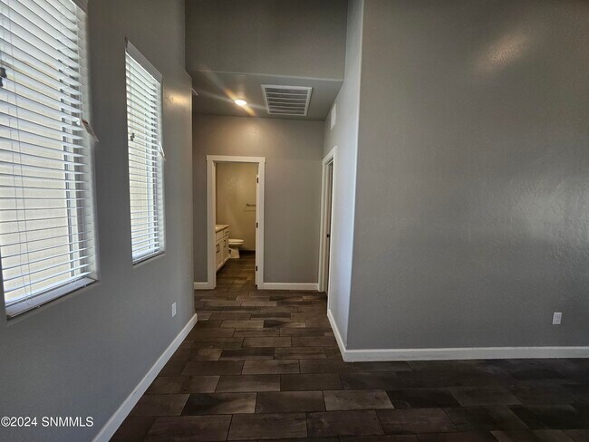 Building Photo - 3037 Maddox Loop