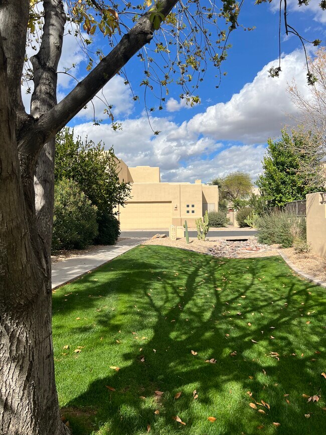 Building Photo - 9070 E Gary Rd