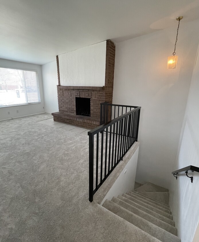 Upstairs living room - 3678 S 500 E