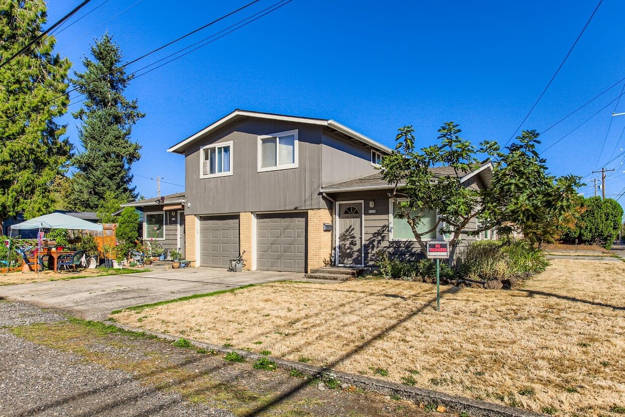 Foto principal - 5139 SE Tolman St