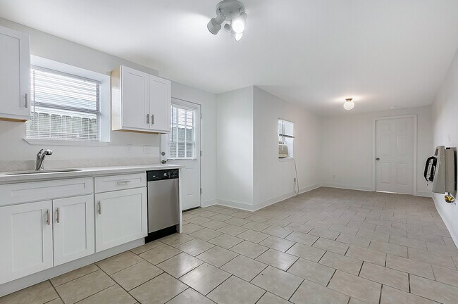 Building Photo - 1227 St Roch Ave