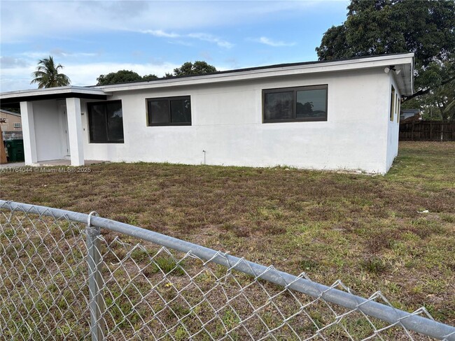 Foto del edificio - 12901 NW 22nd Ave