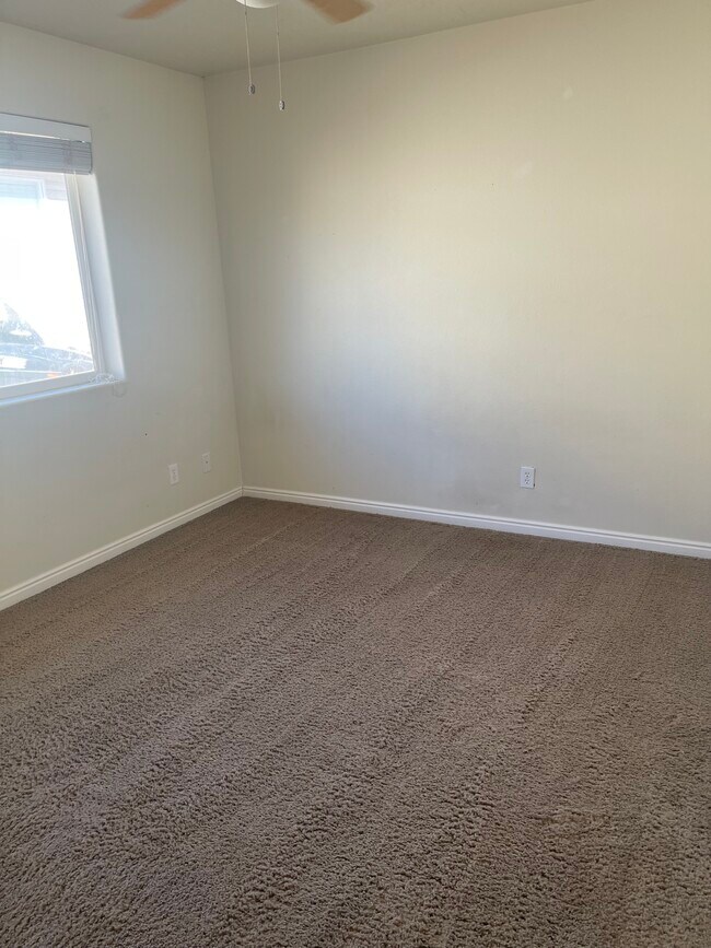 Foto del edificio - 516 W 2530 N