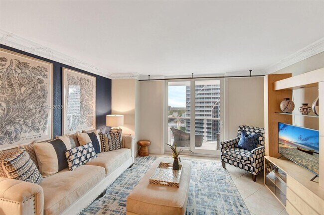 Foto del edificio - 336 N Birch Rd