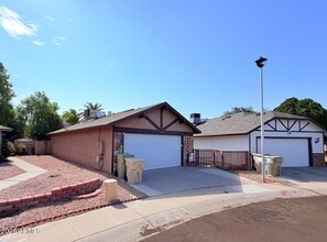 Building Photo - 11815 N 65th Dr