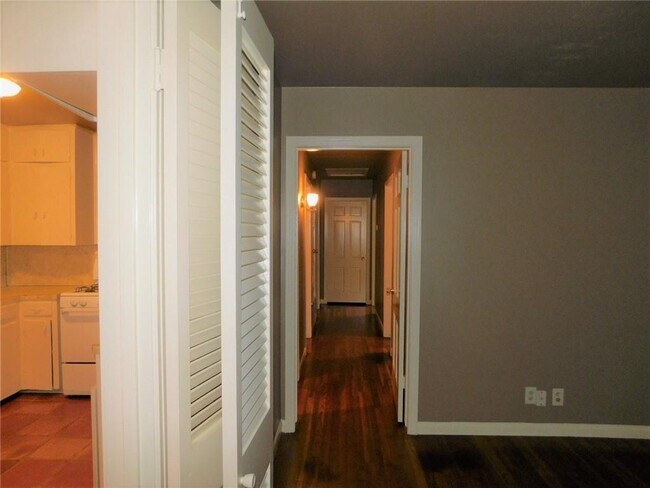 Foto del edificio - 1400 Berkshire Dr