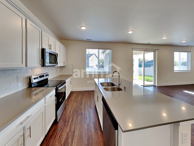 Foto del edificio - 342 Smith Dr