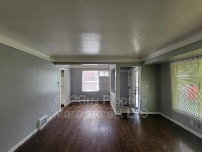 Building Photo - 9554 Westwood St