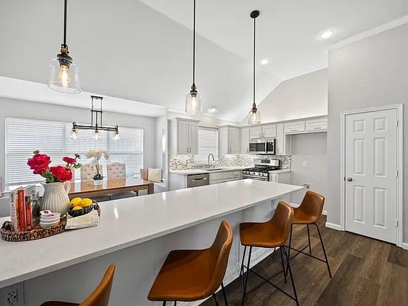 Foto del edificio - 10122 Loving Trail Dr