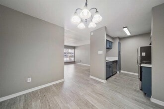 Building Photo - 4400 Memorial Dr