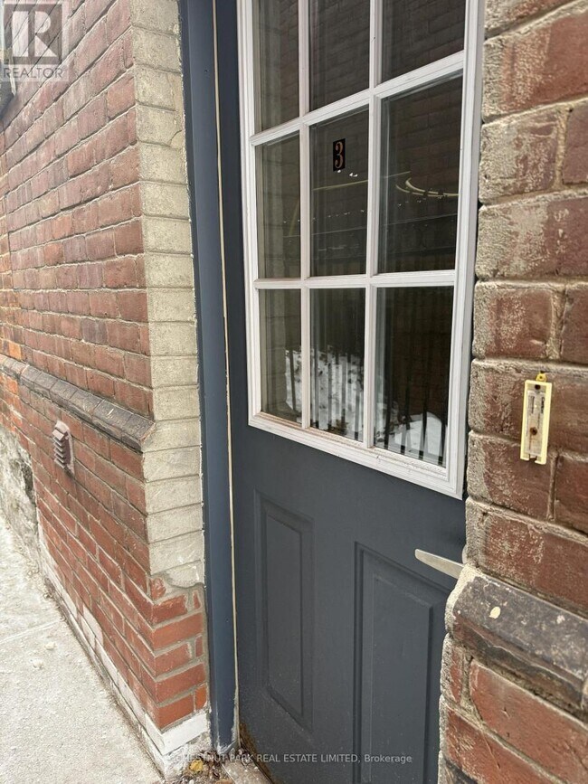 Photo du bâtiment - 43 Elm Ave