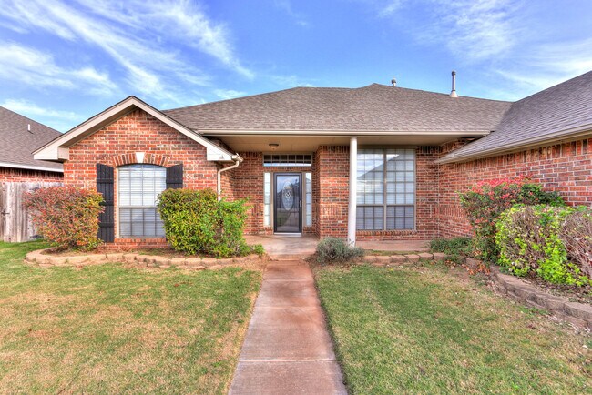 Building Photo - 500 Loyd Ln