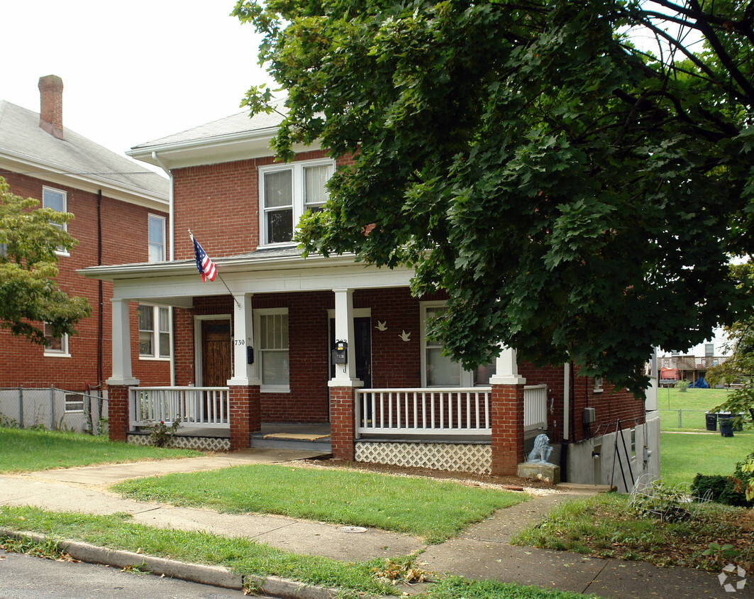 Building Photo - 730-732 Montrose Ave