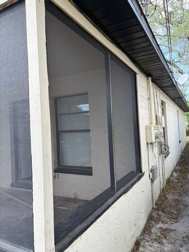 Building Photo - 1206 E 99th Ave