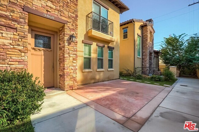 Foto del edificio - 9468 Woodruff Ave