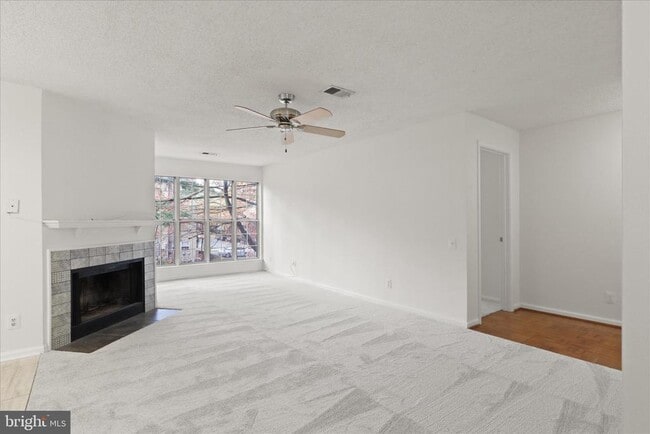 Building Photo - 12018 Golf Ridge Ct