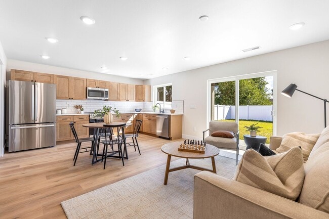 Foto del edificio - 605 N Rd 34