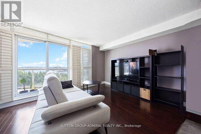 Photo du bâtiment - 550 Queens Quay W
