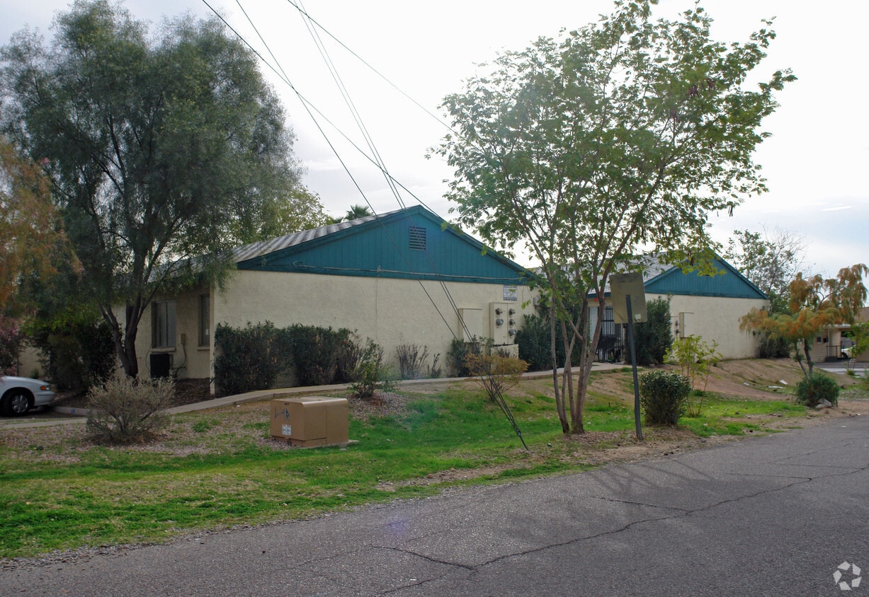 Primary Photo - 810 E Hatcher Rd