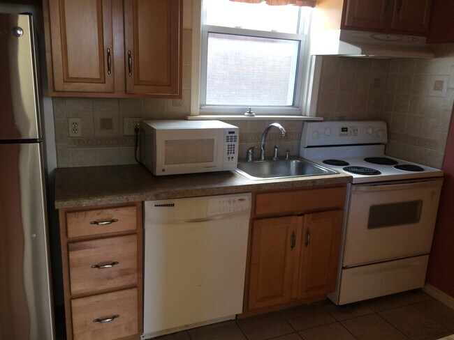 Foto del edificio - Brentwood - 3+ Br Single Family Home Drive...