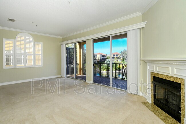 Foto del edificio - 1302 3rd St Cir E