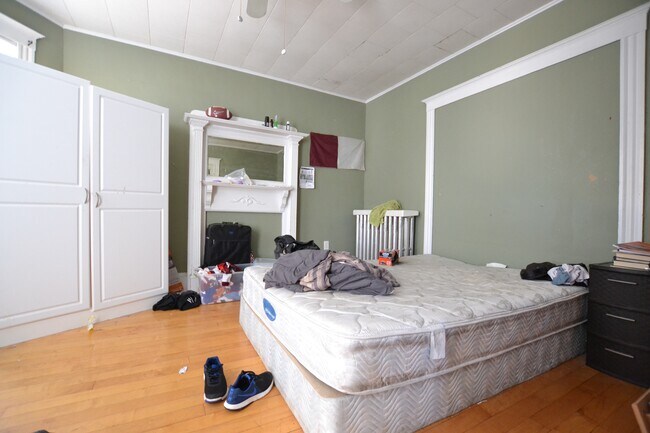 Building Photo - 29 Hunnewell Ave